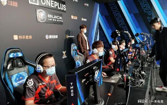 欧冠舞台上 欧冠舞台上