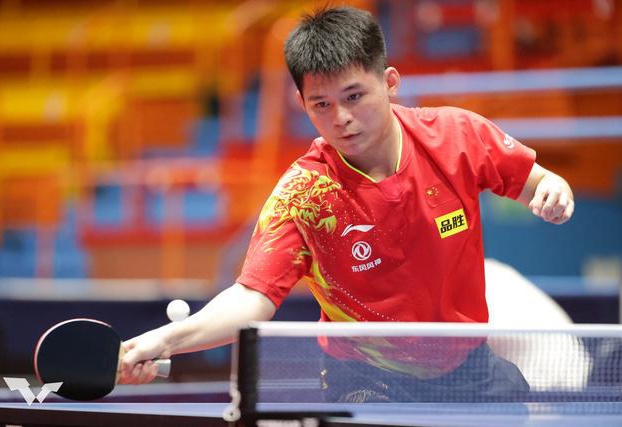 员在更衣室 员在更衣室